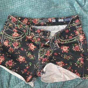 Miss Me Floral shorts